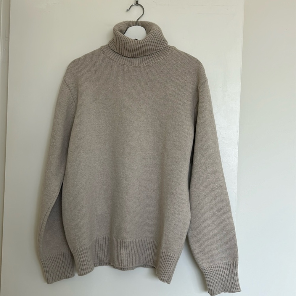 UNIVERSAL WORKS Beige Roll Neck Turtleneck men’s size medium (brand new)